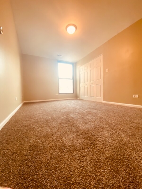 Foto del edificio - 2720 E 75th St