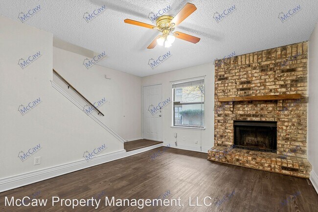 Building Photo - 2 br, 1.5 bath House - 800 Bluebonnet Dr. ...