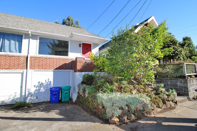 Building Photo - 20 NE 56th Ave