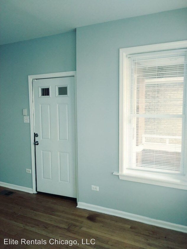 Foto principal - 6940 S Artesian Ave