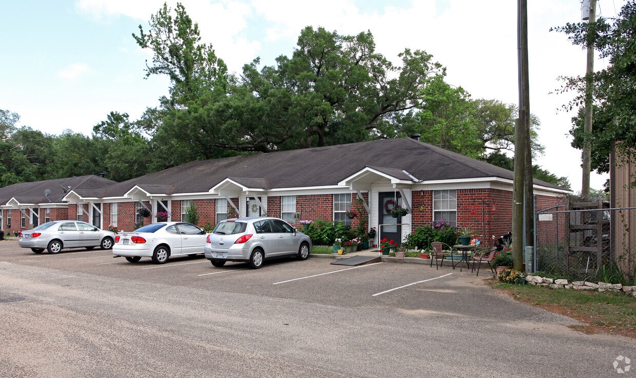 Foto del edificio - Oak Breeze Apartments