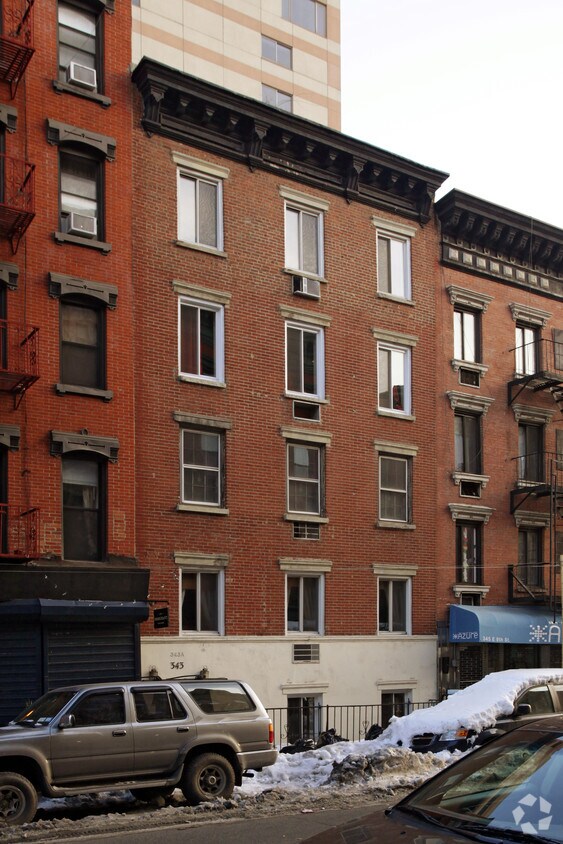 Foto principal - 343 E 9th St