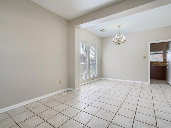 Building Photo - 5911 Klamath Falls Ct