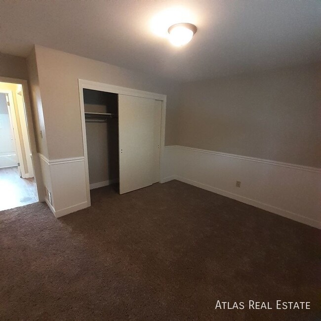 Building Photo - 1809 Eagle View Dr