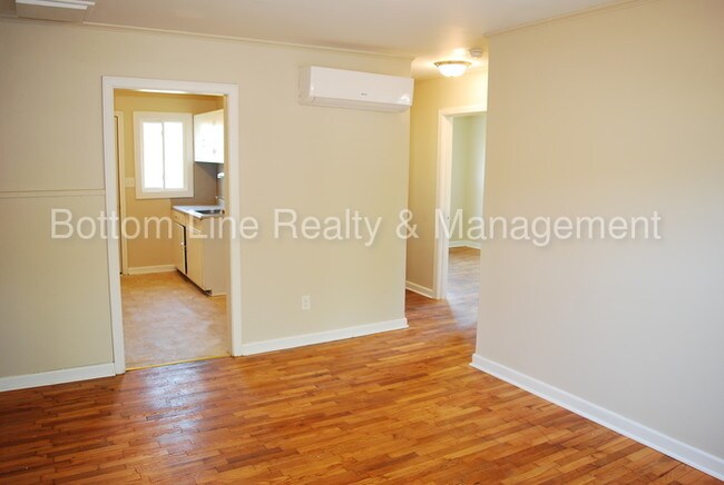 Building Photo - Great 2 Bedroom Unit Ready for Rent!