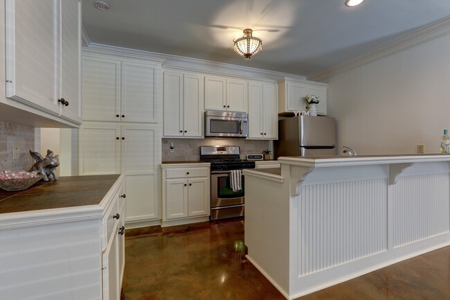 Building Photo - 110 Corita Ct