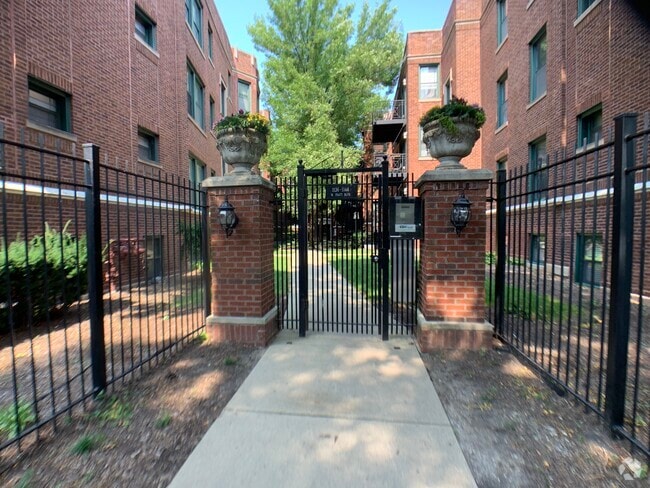 Building Photo - 1144 W Pratt Blvd