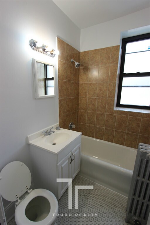 Foto del edificio - 2704 Sawyer N Ave