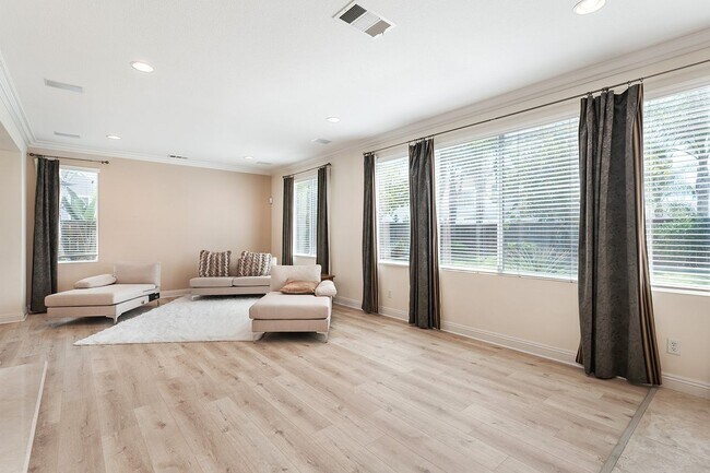 Foto del edificio - 8469 Applegate Ct