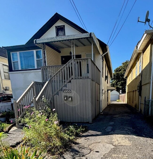 Building Photo - 13-55 Eggert Pl