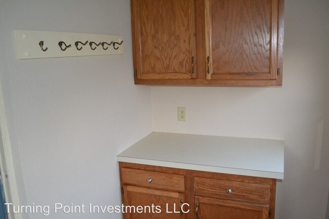Building Photo - 3 br, 1 bath House - 515 Greenwich St.