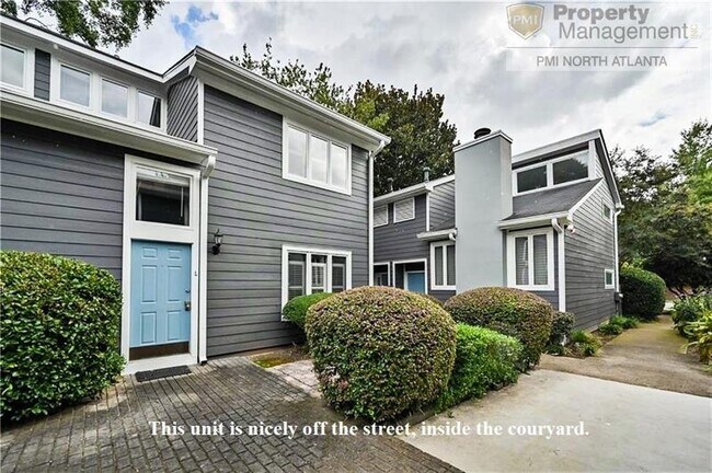 Foto del edificio - 836 St Charles Ave NE