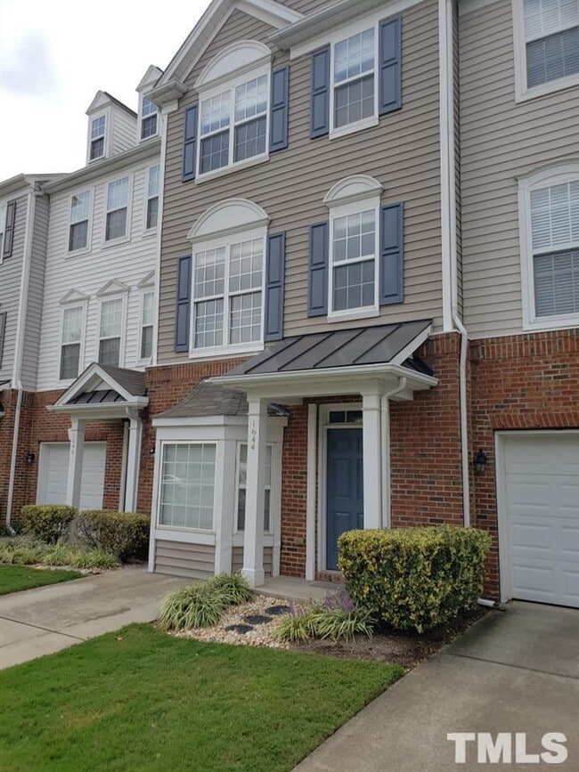 Building Photo - 1644 Brook Fern Way