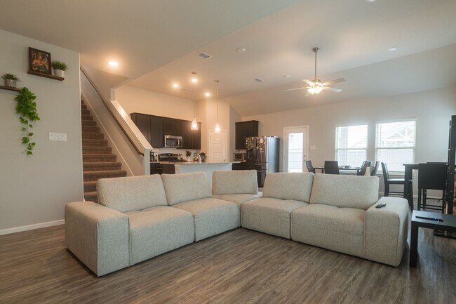 Building Photo - Gorgeous Two Story Home Featuring 2 Living...
