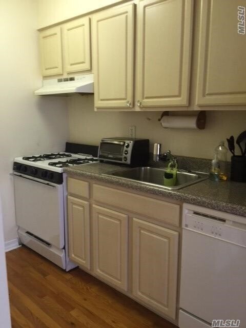 Foto del edificio - 235 Skillman St