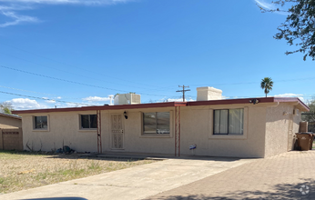 Building Photo - 2611 W Tolosa Cir