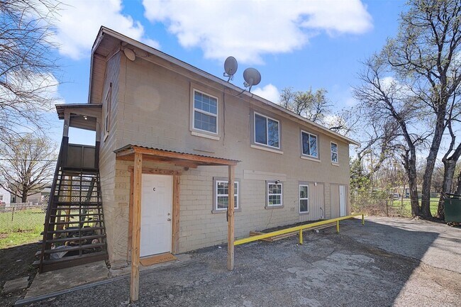 Foto del edificio - 9021 White Settlement Rd