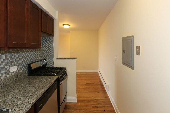 Building Photo - 1 br, 1 bath Condo - Urban Abodes Unsurpas...