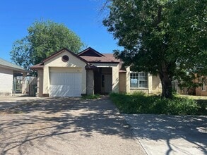 Building Photo - 8623 Oakridge Loop