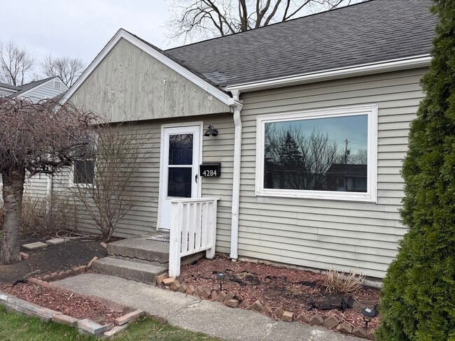 Building Photo - 4284 Beechgrove Dr