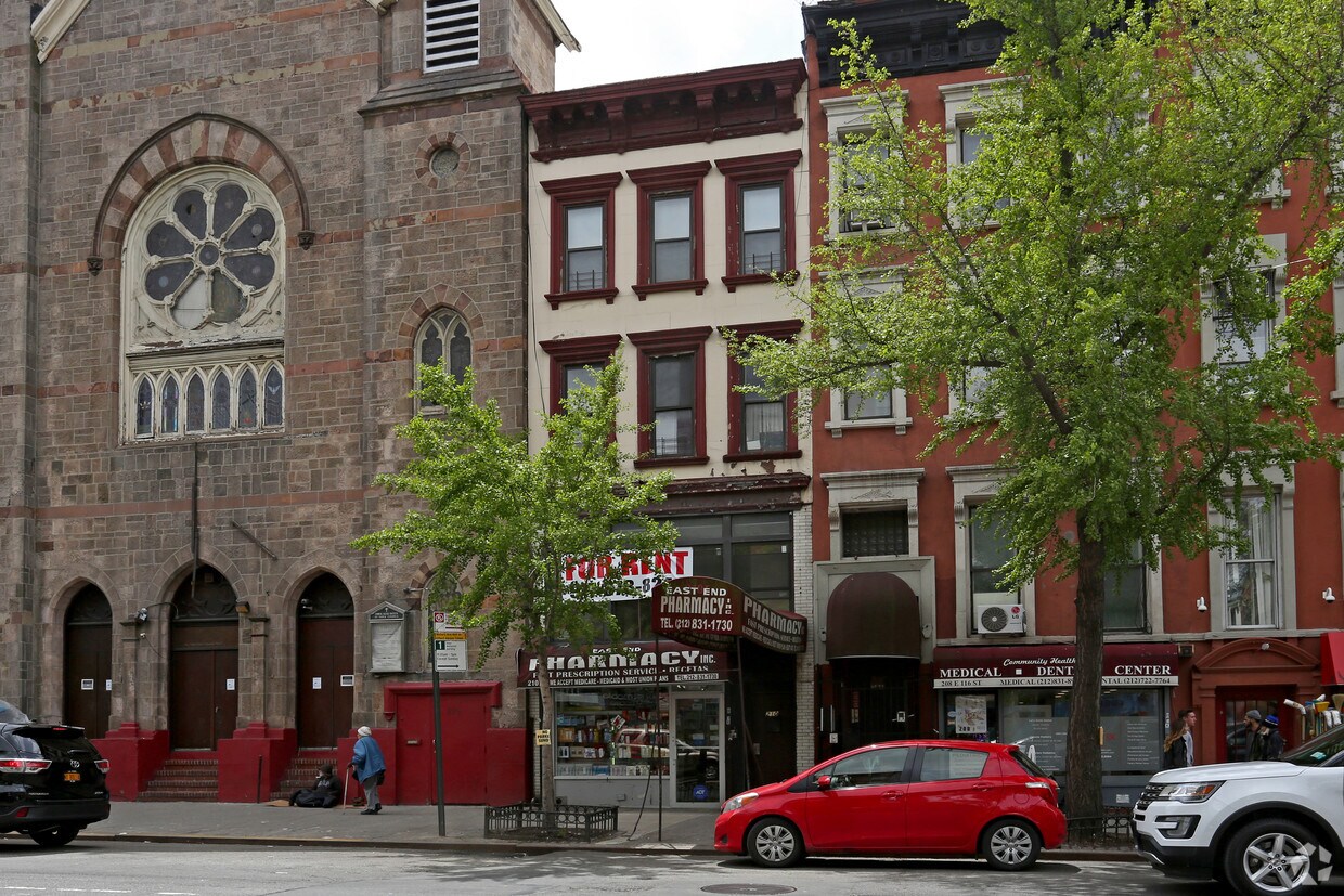 Building Photo - 210 E 116th St
