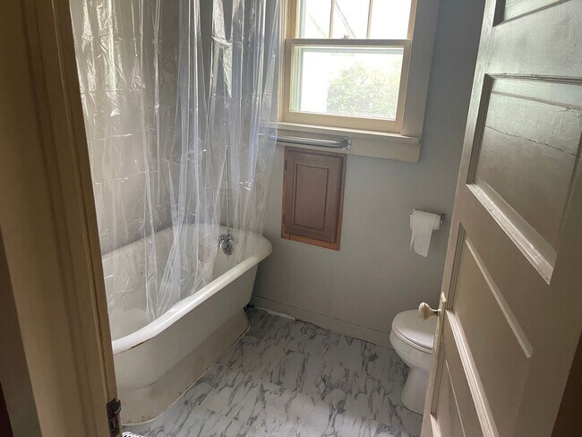 Foto del edificio - $795 - 2 bed 1 bath - Single Family Home