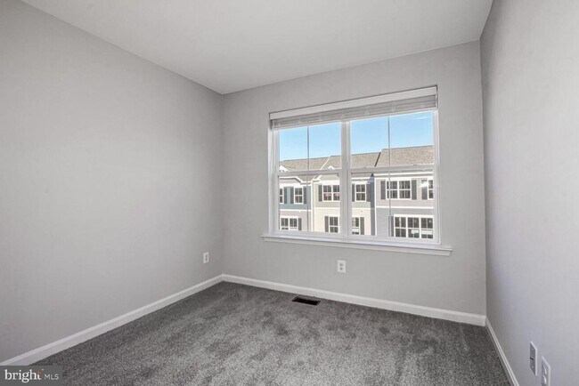 Foto del edificio - 1057 Flint Ct