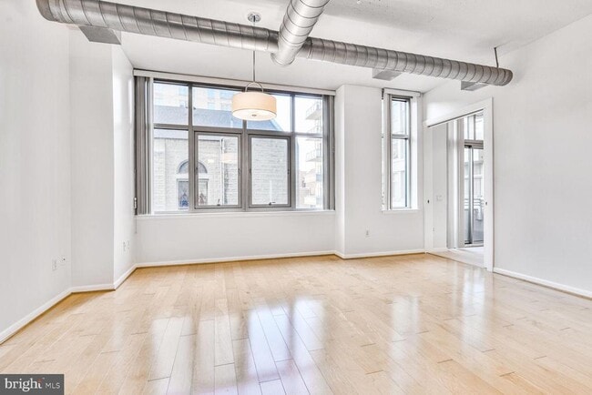 Building Photo - 811 4th St NW