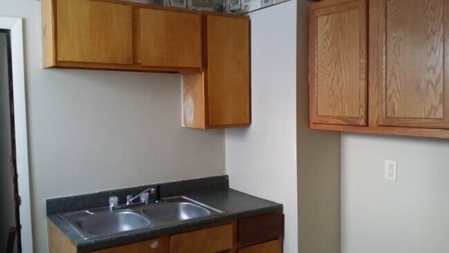 Building Photo - 2BDRM HOUSE FOR RENT.