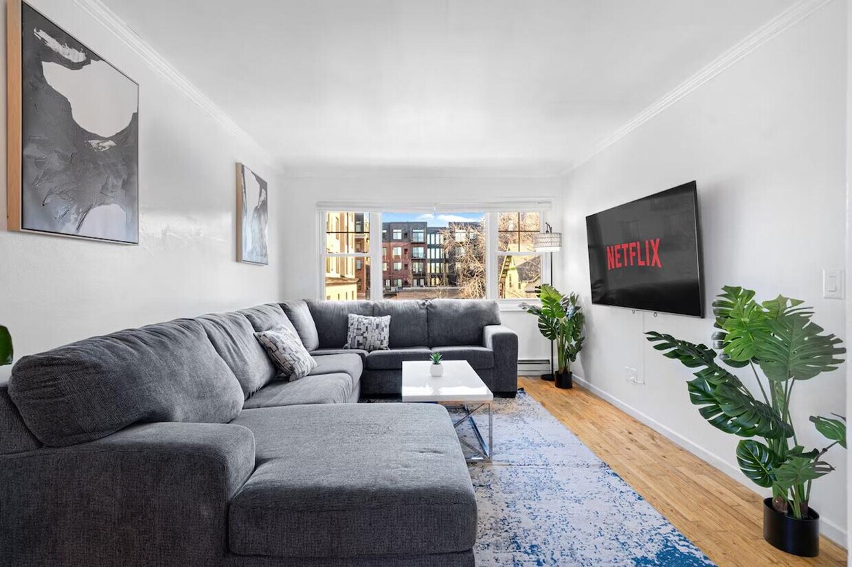Foto principal - 3024 Humboldt Ave S
