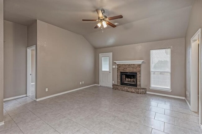 Building Photo - 1103 Concho St