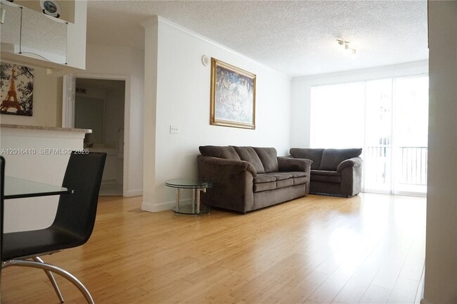 Foto del edificio - 17100 N Bay Rd