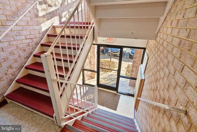 Foto del edificio - 9728 Kingsbridge Dr