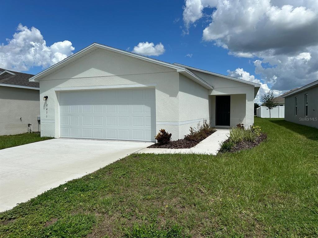 Foto principal - 2211 Majestic Span Ave