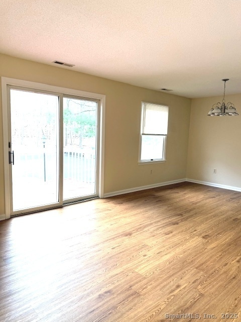 Foto del edificio - 25 Old Turnpike Rd