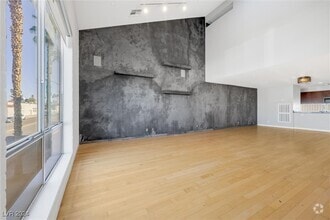 Building Photo - 129 S 11th St
