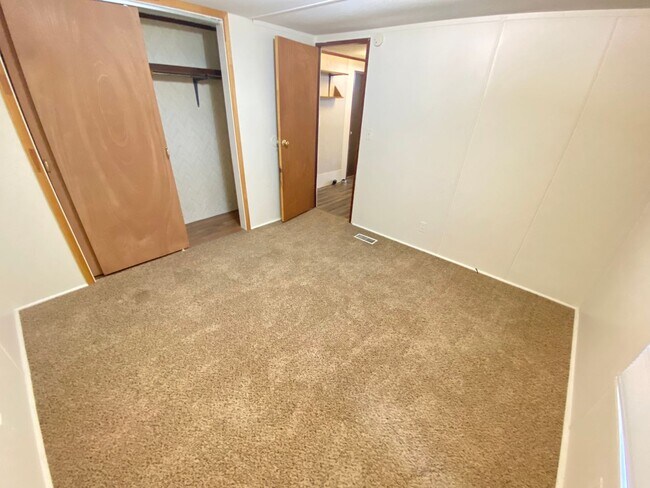 Foto del edificio - For Lease - 2 Bed, 1 Bath, 1000sqft, 0.5 acre yard, Carthage, TN