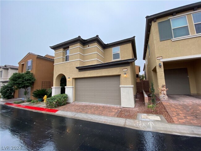 Foto del edificio - 10245 Mayflower Bay Ave