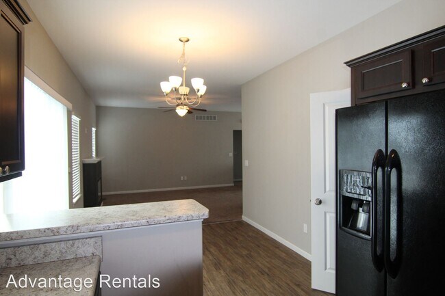 Building Photo - 4 br, 3 bath House - 1012 Manitou Trail