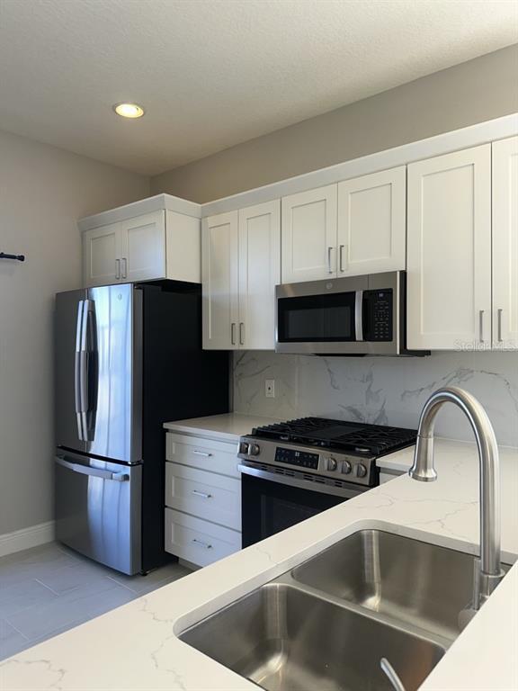 Building Photo - 1329 Avonwood Ct