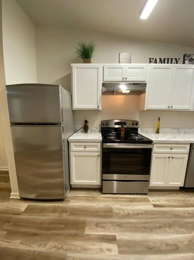 Building Photo - The Villas at Ashton Square