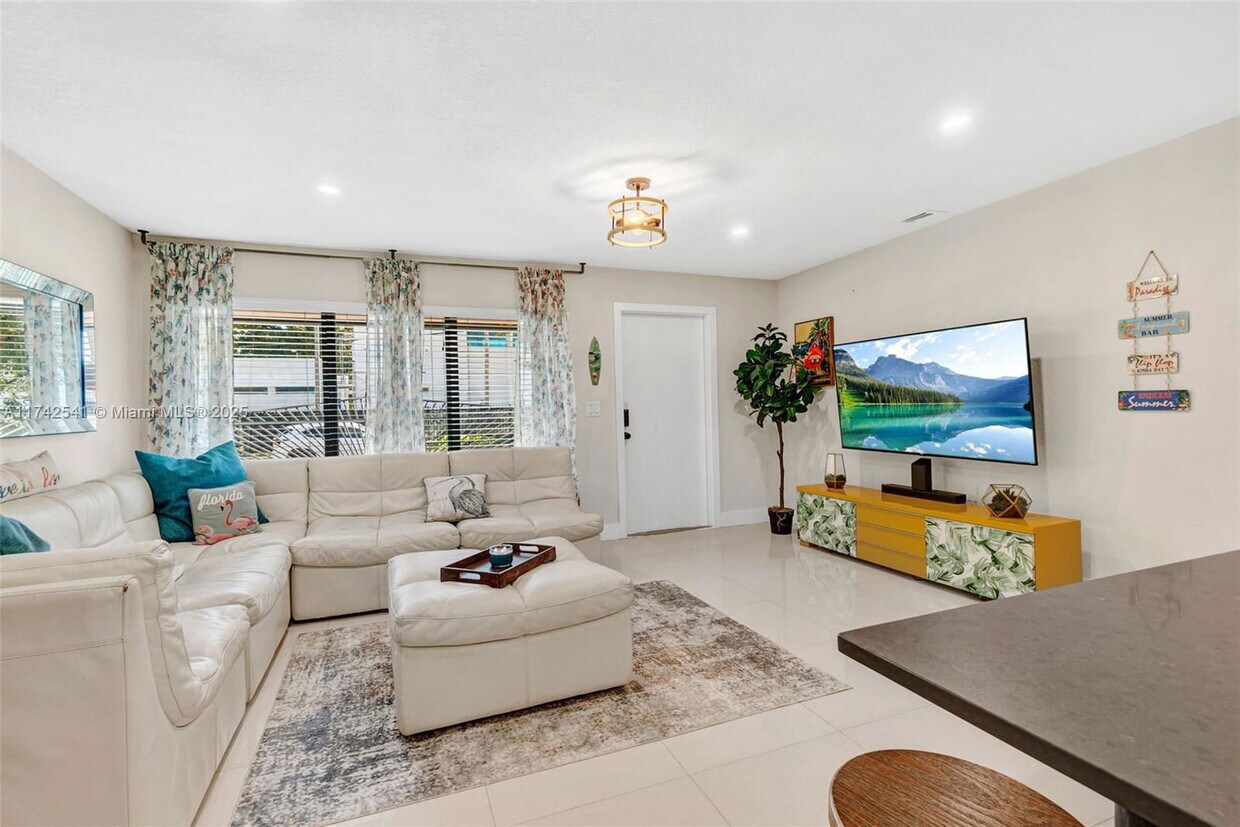 Foto principal - 246 NW 82nd Terrace