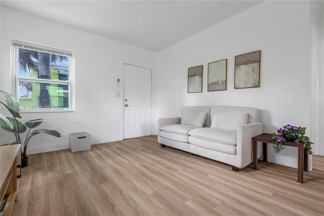 Building Photo - 180 NE 68th St