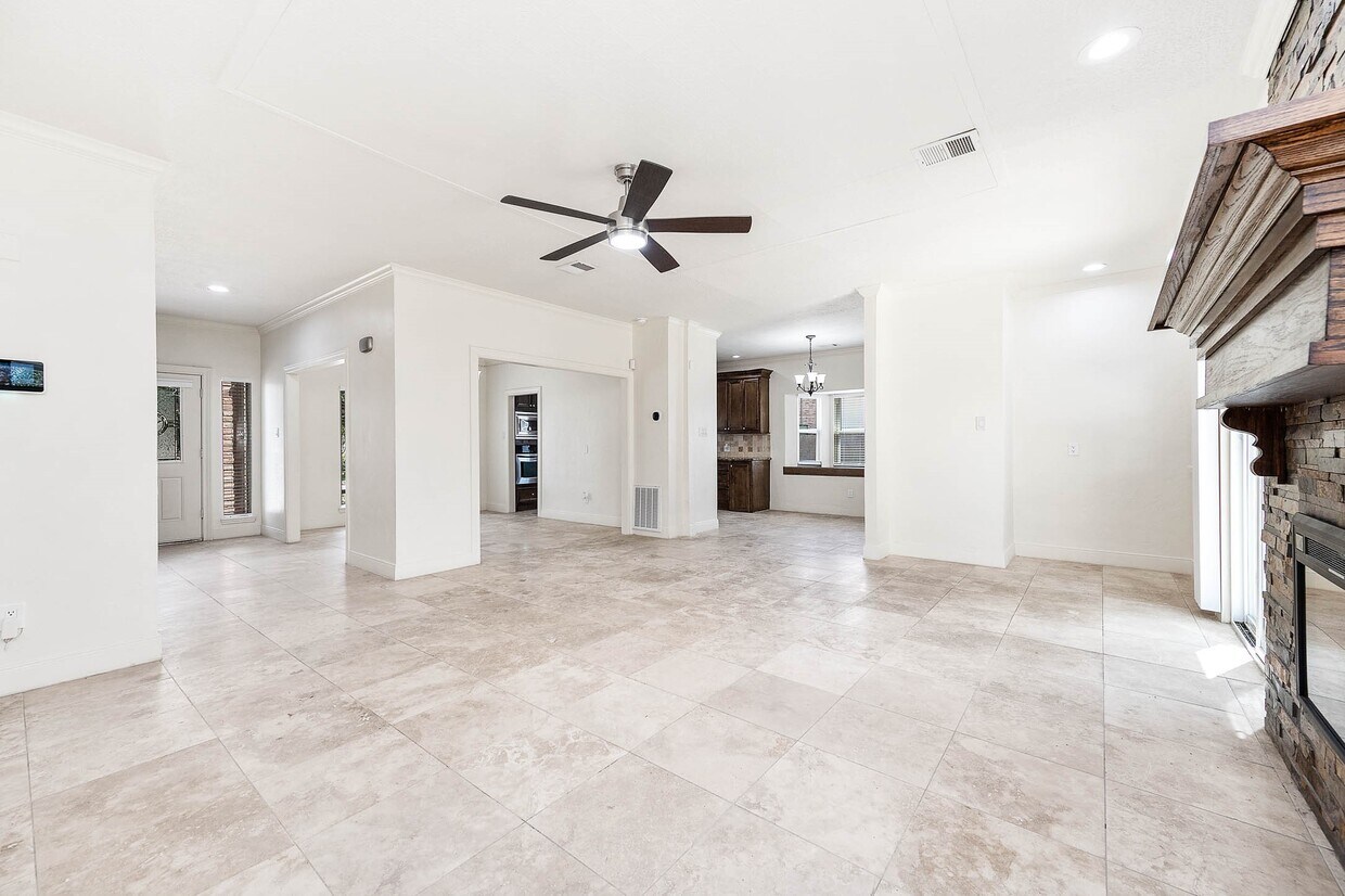 Foto principal - 18909 Walden Forest Dr