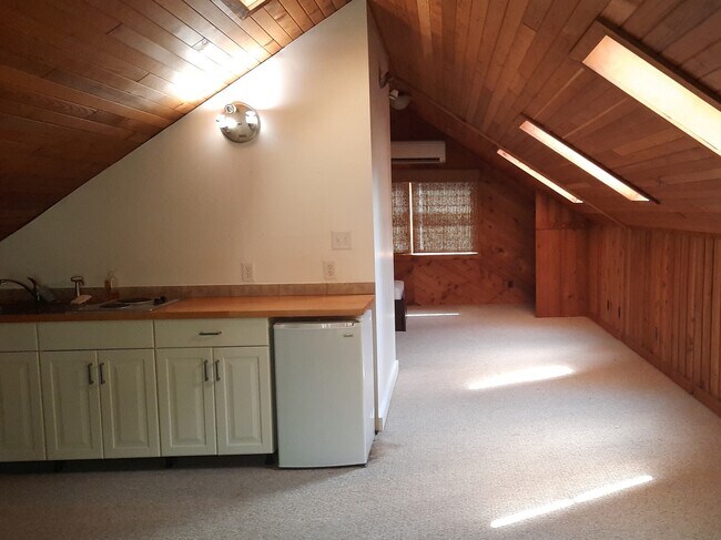 Building Photo - 658 Echo Cove Dr