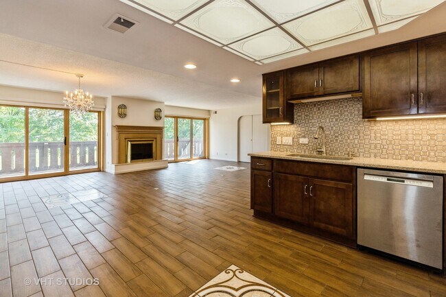 Building Photo - 13000 W Heiden Cir