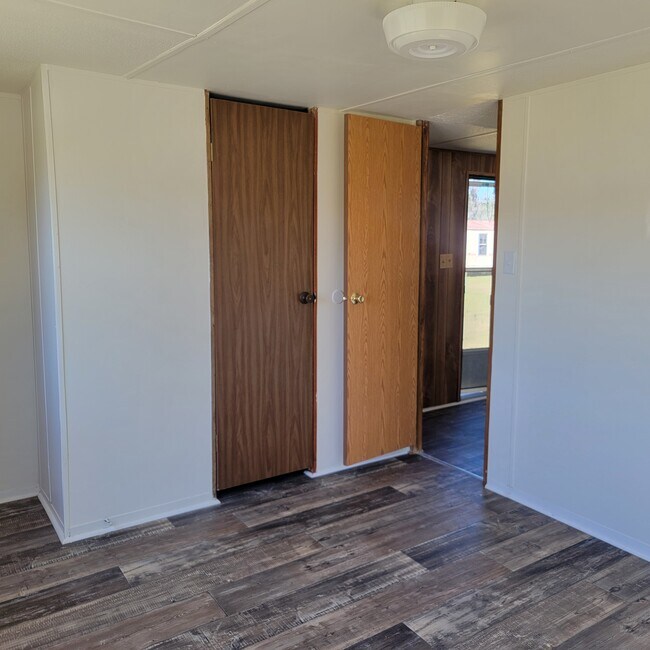 Foto del edificio - 8582 Rye Patch Rd