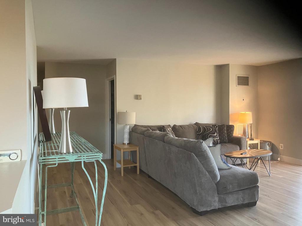 Foto principal - 7420 Westlake Terrace