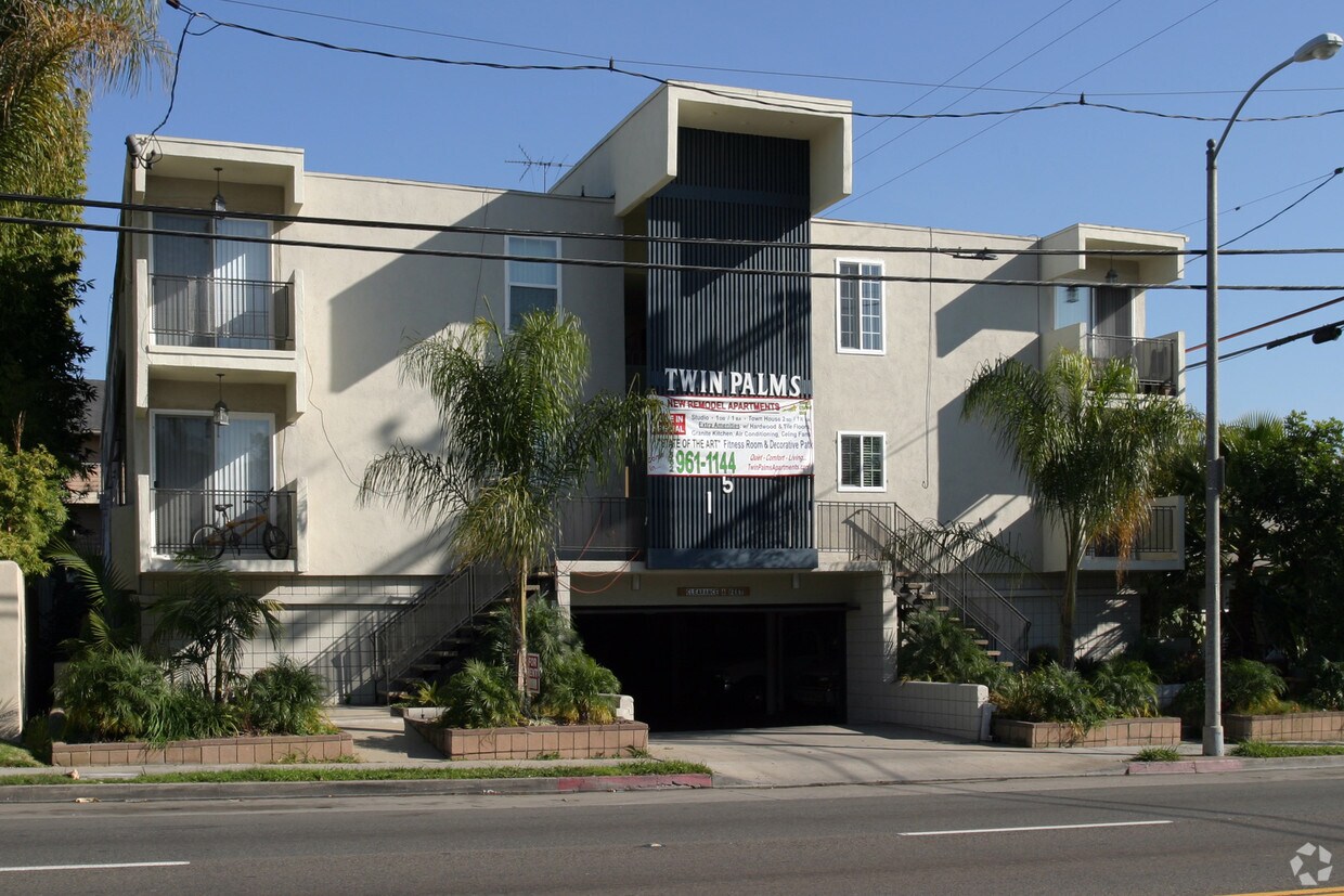Primary Photo - Twin Palms Apartments