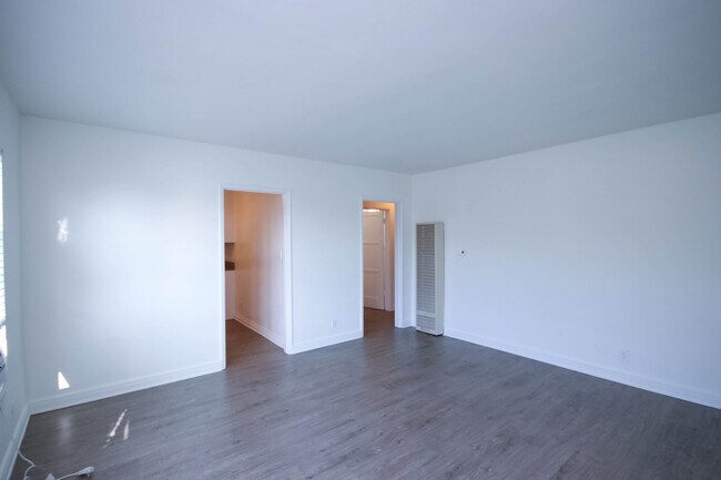 Building Photo - 3148 Abella St